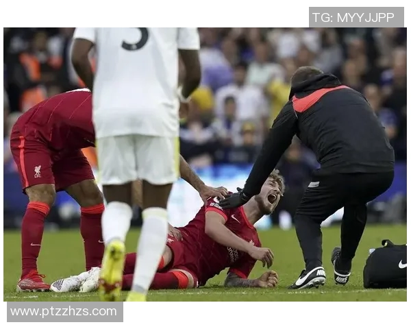 足球明星受伤瞬间搞笑集锦让你捧腹大笑的趣味时刻
